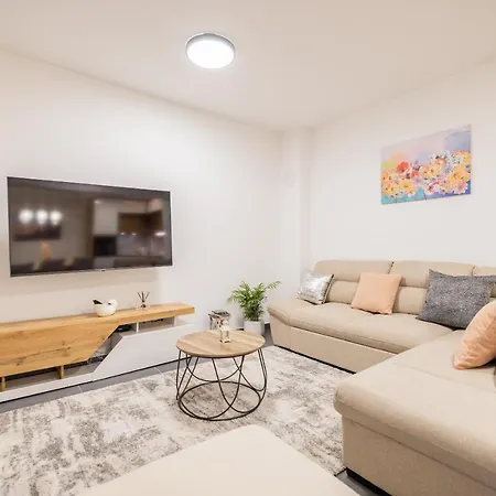 Elegance Apartament *