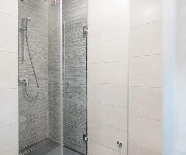 Elegance アパート *